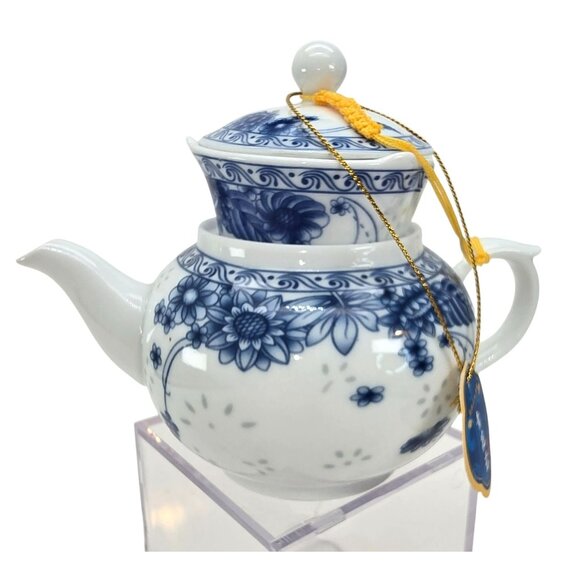Vintage Blue & White Porcelain Teapot With Lid & Infuser Set Floral Motif JE318 - Picture 2 of 10